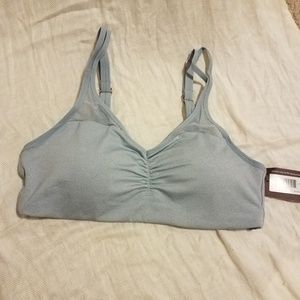 NWT True and Co Weekend adjustable strap bra